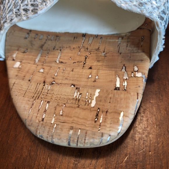 Donald Pliner Elly Silver Cork Kitten Heel Sandals Size 11 - Picture 11 of 13